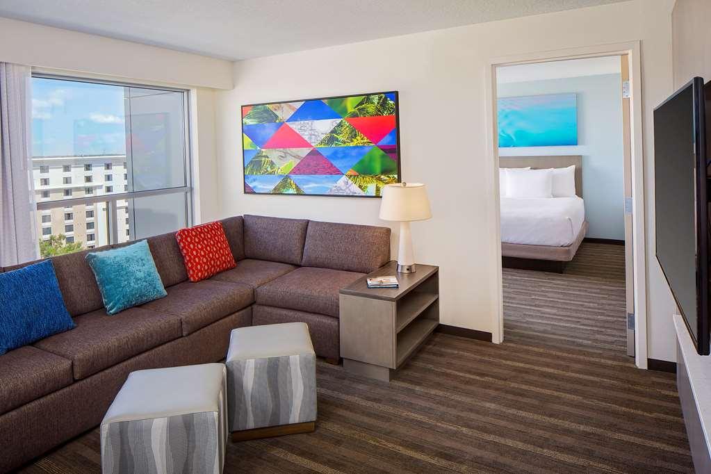 Hotel Hyatt House Across From Universal Orlando