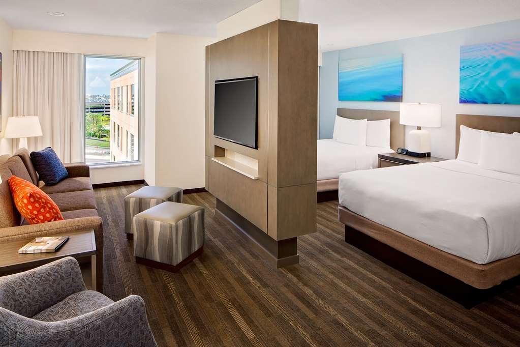 Hyatt House Across From Universal Hotel 3*