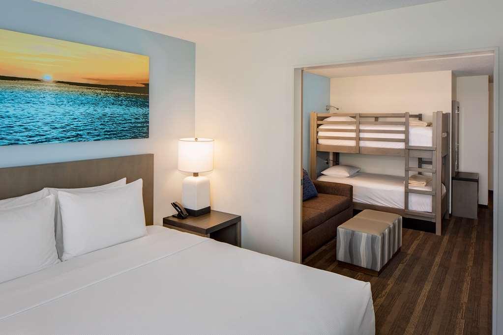 Hyatt House Across From Universal Hotel 3*
