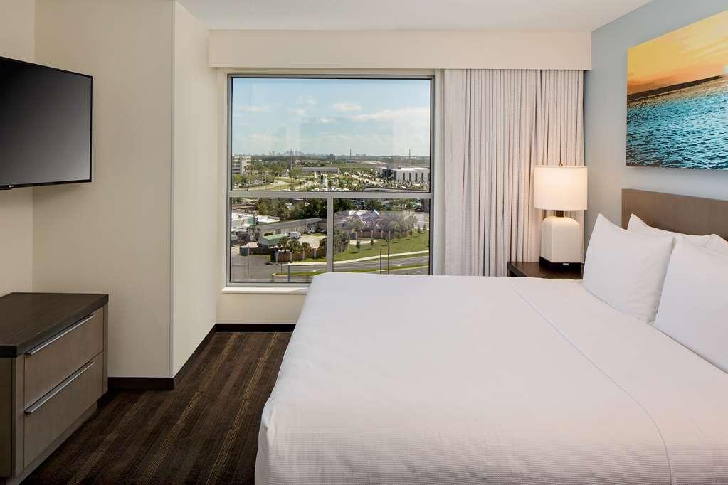 Hotel Hyatt House Across From Universal 3*